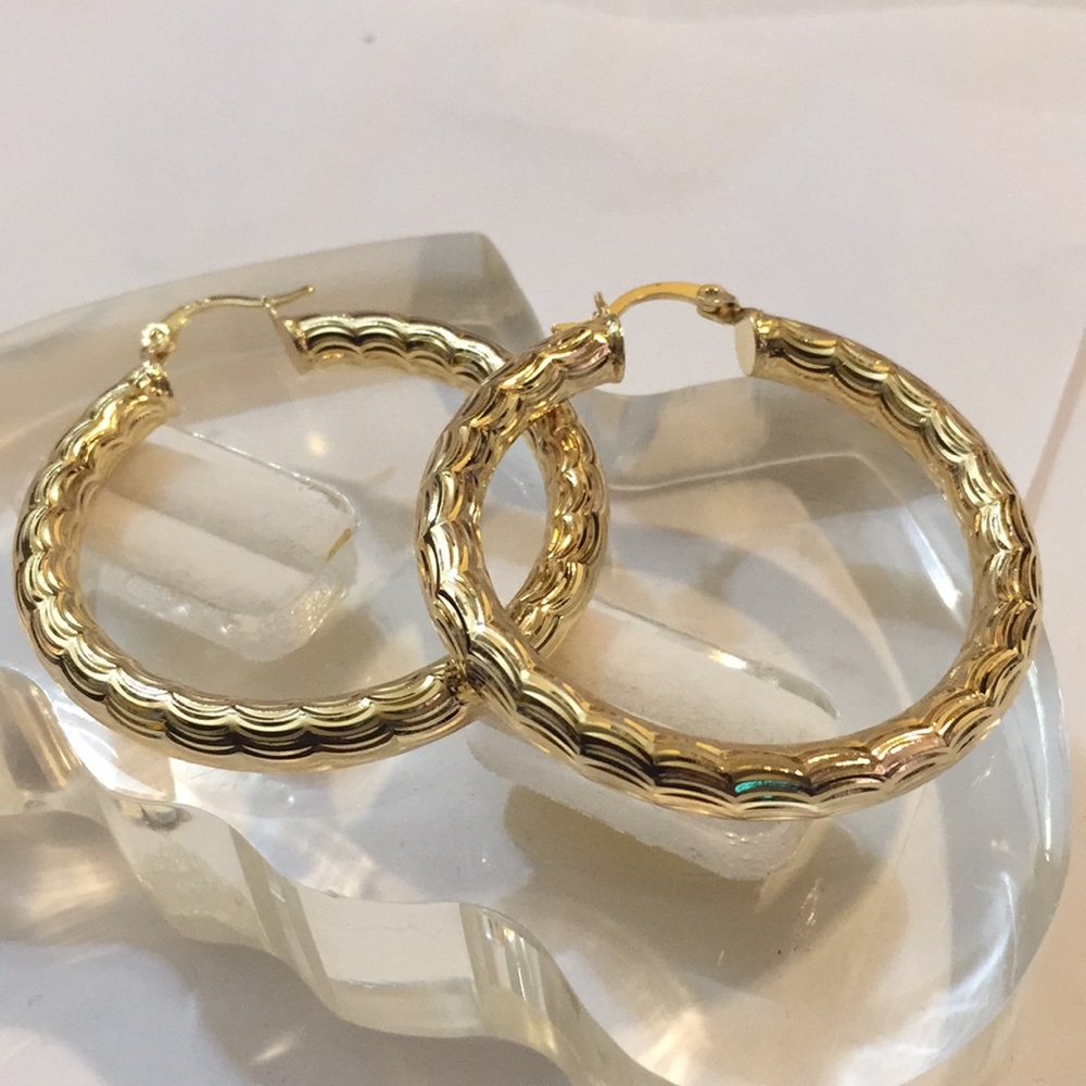 14 karat Gold medium size earrings